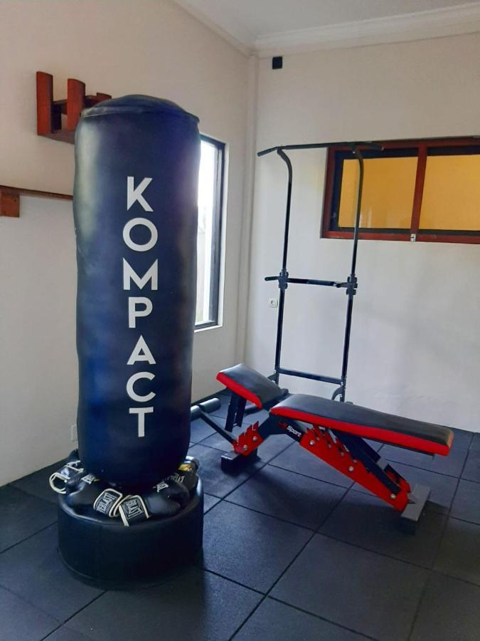 Aparthotel Medewi Manor Airsatang Esterno foto