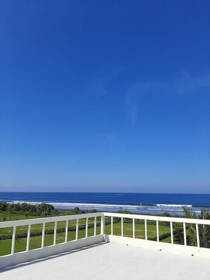 Aparthotel Medewi Manor Airsatang Esterno foto